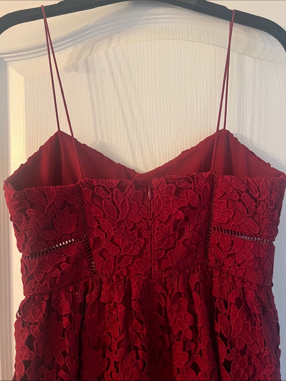 Club Monaco Women's Burgundy Lace Spaghetti-Strap Dress - never worn - Picture 5 of 7